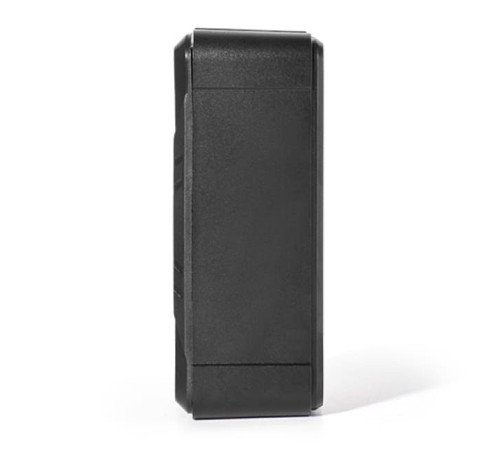 Фото: GPS маяк eQuGPS Q-BOX-M 4500 4G - компактный автономный маяк; вид корпуса и комплект.