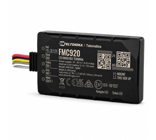 Автомобильный GPS-трекер Teltonika FMC920 ABCR – вид устройства с двух сторон